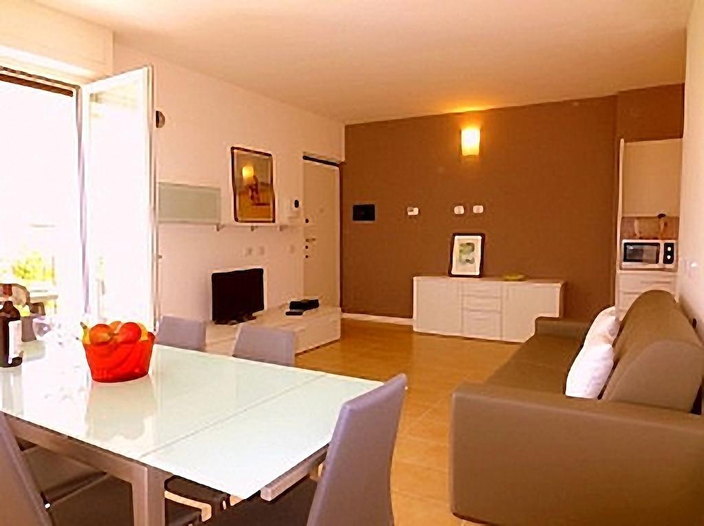 4 Village Centre Lenno Homes With Pool-By Italian Apartments 客房 照片